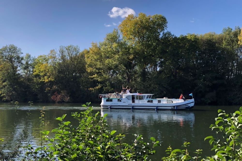 Rivers Of Burgundy: Globesailor Goes Sailing – The GlobeSailor