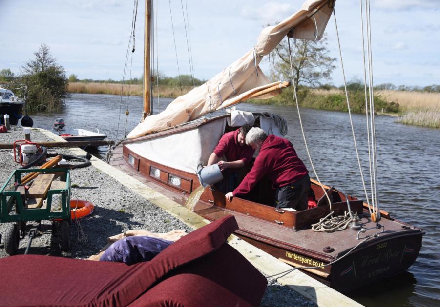 Norfolk sailing cruiser capsizes on River Ant near How Hill